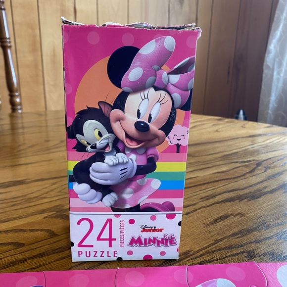 Disney Junior Minnie Mouse 24 pc Puzzle - Picture 3 of 3